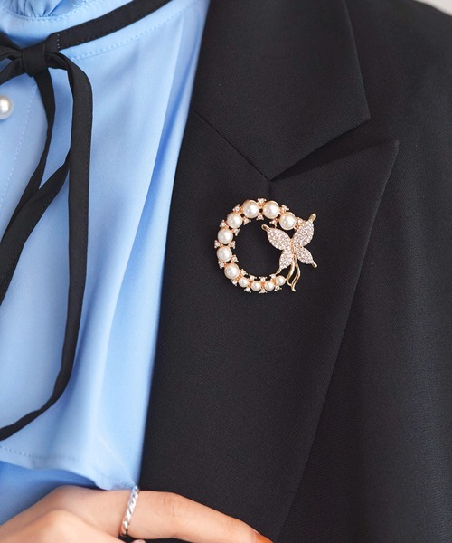 RUIRUE BOUTIQUE（ルイルエブティック）の「シルバー / ゴールド パール ブローチ 4type ｜ レディース セレモニースーツ ママスーツ オケージョンドレス 結婚式 パーティードレス フォーマル 華やか アクセサリー（ブローチ/コサージュ・レディース・ゴールド系3/シルバー/ゴールド系2/ゴールド・FREE）」の3枚目の写真