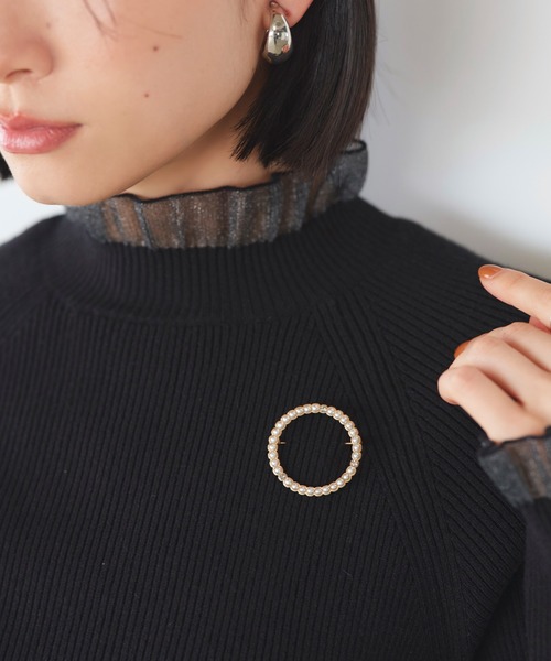 RUIRUE BOUTIQUE（ルイルエブティック）の「シルバー / ゴールド パール ブローチ 4type ｜ レディース セレモニースーツ ママスーツ オケージョンドレス 結婚式 パーティードレス フォーマル 華やか アクセサリー（ブローチ/コサージュ・レディース・ゴールド系3/シルバー/ゴールド系2/ゴールド・FREE）」の12枚目の写真