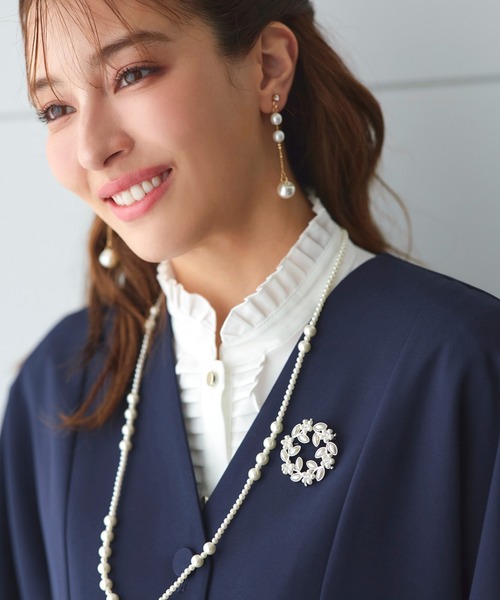 RUIRUE BOUTIQUE（ルイルエブティック）の「シルバー / ゴールド パール ブローチ 4type ｜ レディース セレモニースーツ ママスーツ オケージョンドレス 結婚式 パーティードレス フォーマル 華やか アクセサリー（ブローチ/コサージュ・レディース・ゴールド系3/シルバー/ゴールド系2/ゴールド・FREE）」の22枚目の写真