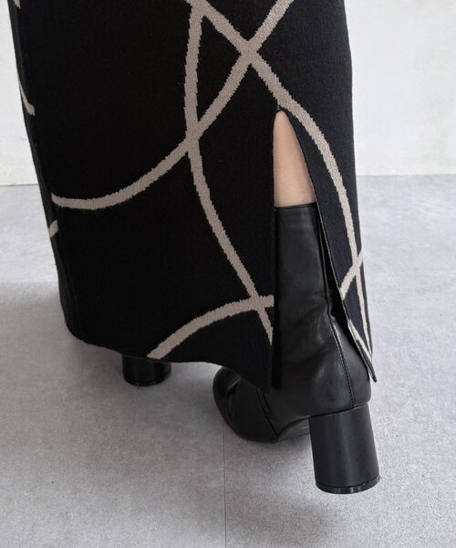 Thevon（ゼボン）の「ニュアンスラインニットナロースカート（スカート・レディース・ブラック/グレイッシュベージュ・FREE）」の16枚目の写真