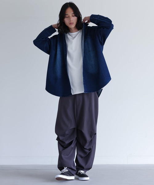 MDR(エムディアール)の「オーバーサイズストレッチデニムシャツ(シャツ/ブラウス・メンズ・ブルー/ブラック・M/L)」の14枚目の写真