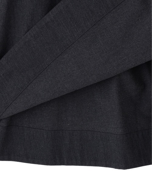 MHL.（エムエイチエル）の「WOOL COTTON TWILL（スカート・レディース・ベージュ/チャコール・2/1/3/0）」の8枚目の写真