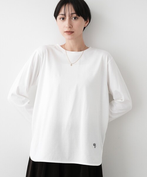 Dessin(デッサン)の「【選べる首元デザイン/洗える】クルーネックロングTシャツ(Tシャツ/カットソー・レディース・グレー/ブラック系2/ホワイト系・00/01/02/03)」の2枚目の写真