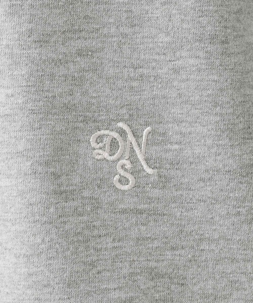 Dessin(デッサン)の「【選べる首元デザイン/洗える】クルーネックロングTシャツ(Tシャツ/カットソー・レディース・グレー/ブラック系2/ホワイト系・00/01/02/03)」の14枚目の写真