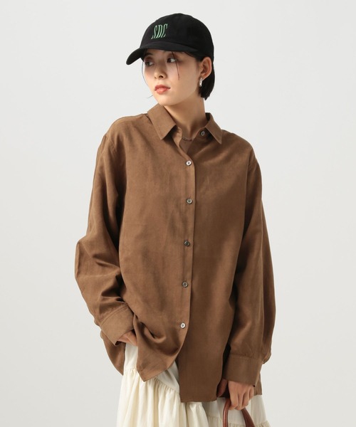 BAYFLOW（ベイフロー）の「[ストレッチ入りで動きやすい]フェイクスウェードシャツ（シャツ/ブラウス・レディース・ブラウン/モカ・FREE）」の2枚目の写真