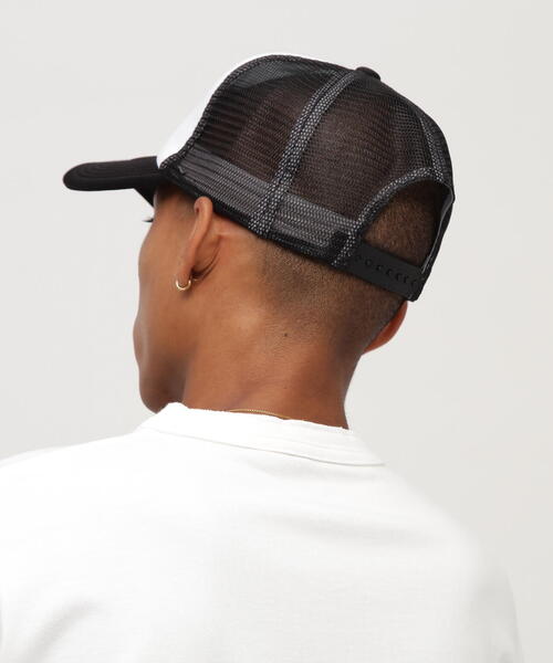 AVIREX（アヴィレックス）の「VARSITY BLOCK FONT MESH CAP / バーシティ ブロックフォント メッシュキャップ / AVIREX / アヴィレックス（キャップ・メンズ・ブラック/ホワイト・F）」の9枚目の写真