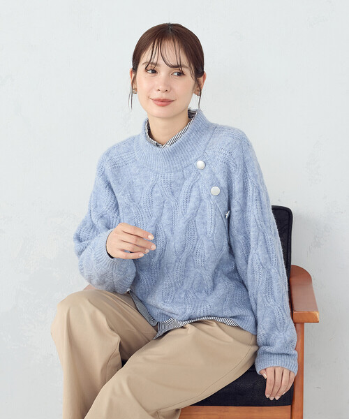 COMME CA ISM(コムサイズム)の「ケーブル ボタンニット(ニット/セーター・レディース・アイボリー/チャコール/ブルー・FREE)」の3枚目の写真