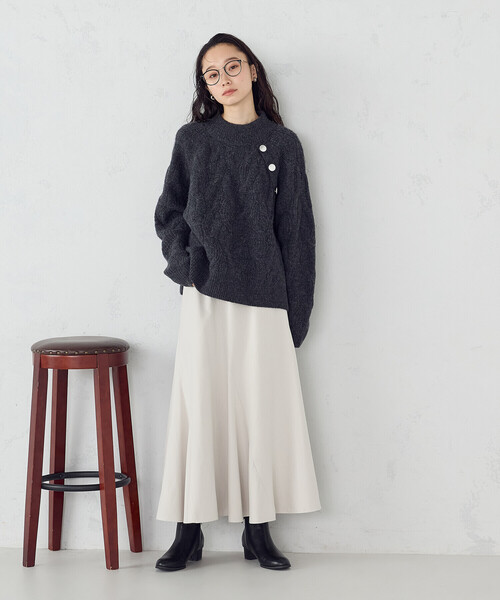 COMME CA ISM(コムサイズム)の「ケーブル ボタンニット(ニット/セーター・レディース・アイボリー/チャコール/ブルー・FREE)」の10枚目の写真