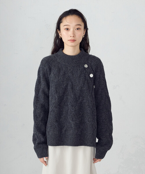 COMME CA ISM(コムサイズム)の「ケーブル ボタンニット(ニット/セーター・レディース・アイボリー/チャコール/ブルー・FREE)」の20枚目の写真