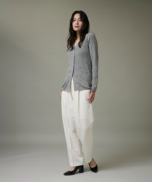 I.T.'S international（イッツインターナショナル）の「Vネックリブニットカーディガン《Melty air wool》（ニット/セーター・レディース・オフホワイト/グレー/ブラック/ブルー/ピンク・フリー）」の11枚目の写真