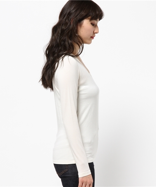 MOUSSY（マウジー）の「V/N BASIC TOPS（Tシャツ/カットソー・レディース・チャコールグレー/オフホワイト/ブラック・1/2）」の4枚目の写真