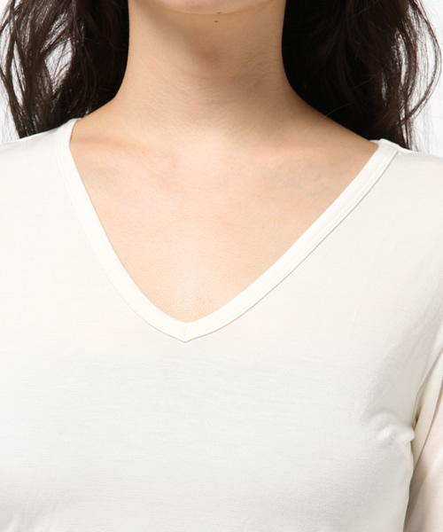 MOUSSY（マウジー）の「V/N BASIC TOPS（Tシャツ/カットソー・レディース・チャコールグレー/オフホワイト/ブラック・1/2）」の7枚目の写真