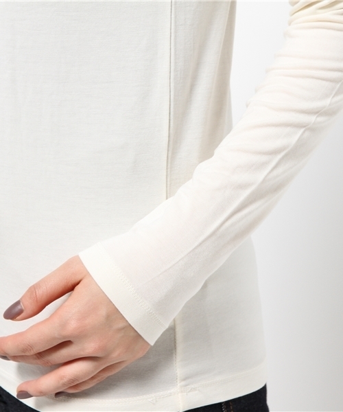 MOUSSY（マウジー）の「V/N BASIC TOPS（Tシャツ/カットソー・レディース・チャコールグレー/オフホワイト/ブラック・1/2）」の8枚目の写真