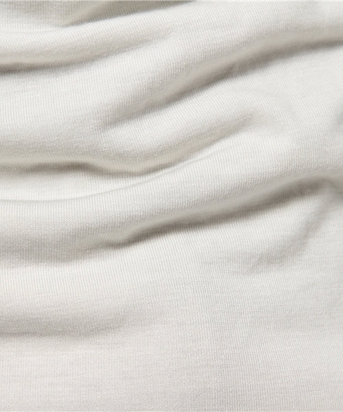 MOUSSY（マウジー）の「V/N BASIC TOPS（Tシャツ/カットソー・レディース・チャコールグレー/オフホワイト/ブラック・1/2）」の9枚目の写真