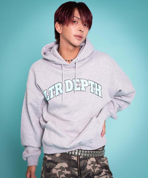 LTR DEPTH（レイターデプス）の「LTR DEPTH/【25年秋冬新作】カレッジプルパーカー（パーカー・メンズ・ブラック/杢グレー/ネイビー/レッド・MEDIUM/LARGE）」の7枚目の写真