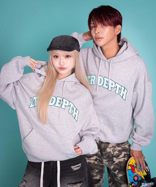 LTR DEPTH（レイターデプス）の「LTR DEPTH/【25年秋冬新作】カレッジプルパーカー（パーカー・メンズ・ブラック/杢グレー/ネイビー/レッド・MEDIUM/LARGE）」の5枚目の写真