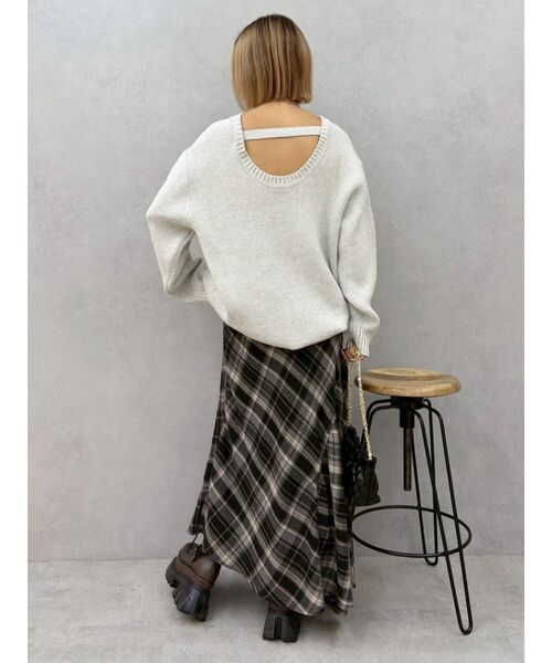 EVRIS(エヴリス)の「ワンポイントバックオープンニットトップス(ニット/セーター・レディース・アイボリー/グレー/ピンク/ネイビー・FREE)」の17枚目の写真