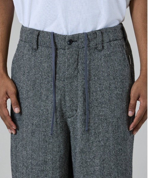 BY THE BAY(バイザベイ)の「【UNFRM OUTDOOR STANDARD:ユニフォームアウトドアスタンダード】BRITISH VINTAGE TWEED WIDE PANTS/ツイードワイドパンツ(その他パンツ・レディース・ヘザーグレー/ダークブラウン・X-SMALL/SMALL)」の4枚目の写真