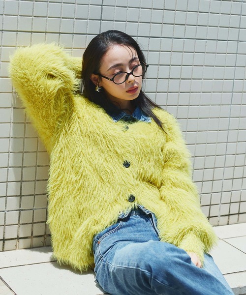 Narcissus（ナルシス）の「【ユニセックスデザイン】シャギーカーディガン/オーバーサイズ/カラー《動画あり》（カーディガン/ボレロ・レディース・イエロー/レッド/ブラック・FREE）」の2枚目の写真