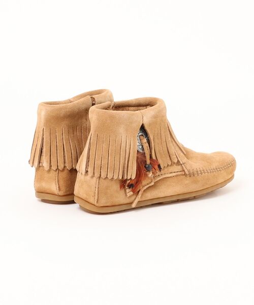 Minnetonka（ミネトンカ）の「【RES】【ミネトンカ MINNETONKA】CONCHO FEATHER SIDE ZIP BOOT（ブーツ・レディース・ブラック/ライトベージュ/ブラウン・US5.5/US5）」の4枚目の写真