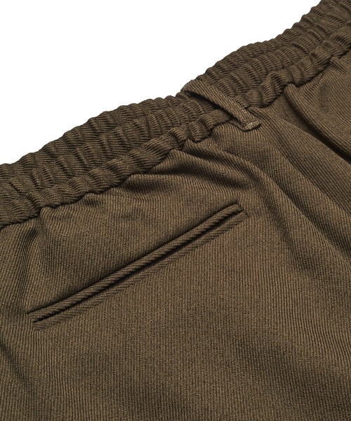 NO ID.(ノーアイディ)の「mp14316-ツータックイージーパラシュートトラウザーズ パンツ(857006-351P)(その他パンツ・メンズ・ブラウン/グレー/ブラック・1/2)」の18枚目の写真