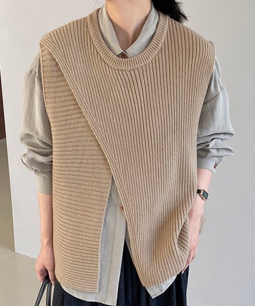 Miniministore(ミニミニストア)の「リブニットベスト 前後スリットニットジレ(ベスト・レディース・ブラック/グレイッシュベージュ/ダークブラウン/ダークベージュ・FREE)」の4枚目の写真