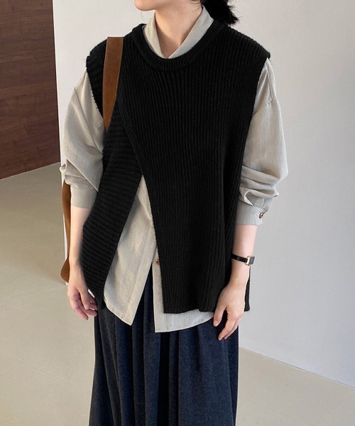 Miniministore(ミニミニストア)の「リブニットベスト 前後スリットニットジレ(ベスト・レディース・ブラック/グレイッシュベージュ/ダークブラウン/ダークベージュ・FREE)」の10枚目の写真