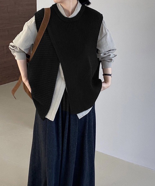 Miniministore(ミニミニストア)の「リブニットベスト 前後スリットニットジレ(ベスト・レディース・ブラック/グレイッシュベージュ/ダークブラウン/ダークベージュ・FREE)」の12枚目の写真
