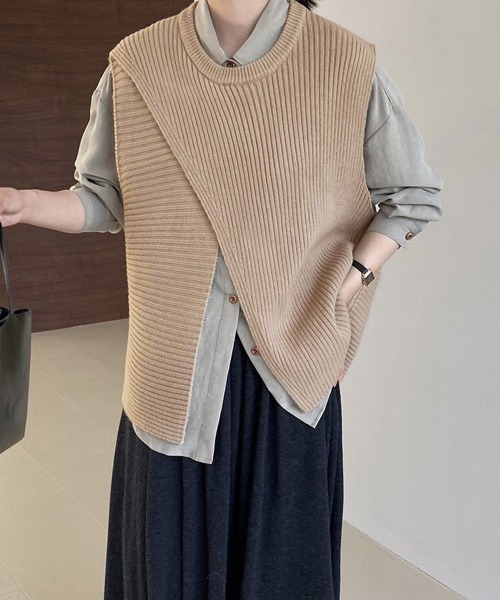 Miniministore(ミニミニストア)の「リブニットベスト 前後スリットニットジレ(ベスト・レディース・ブラック/グレイッシュベージュ/ダークブラウン/ダークベージュ・FREE)」の14枚目の写真