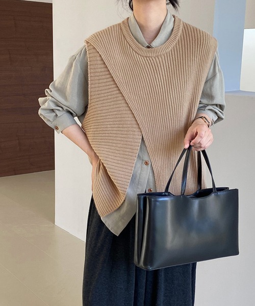 Miniministore(ミニミニストア)の「リブニットベスト 前後スリットニットジレ(ベスト・レディース・ブラック/グレイッシュベージュ/ダークブラウン/ダークベージュ・FREE)」の17枚目の写真