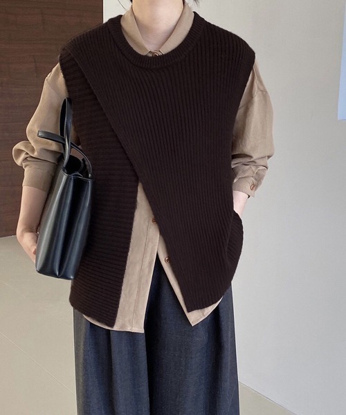 Miniministore(ミニミニストア)の「リブニットベスト 前後スリットニットジレ(ベスト・レディース・ブラック/グレイッシュベージュ/ダークブラウン/ダークベージュ・FREE)」の18枚目の写真