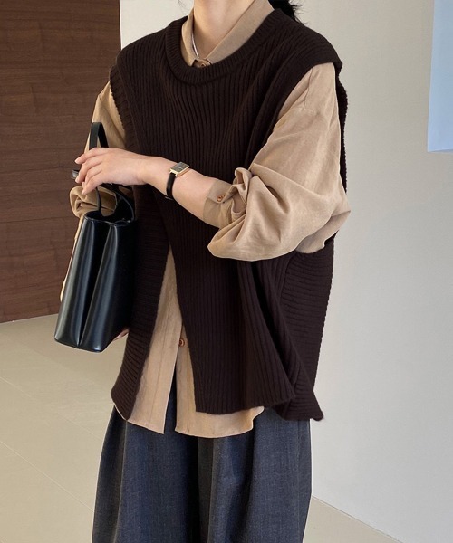 Miniministore(ミニミニストア)の「リブニットベスト 前後スリットニットジレ(ベスト・レディース・ブラック/グレイッシュベージュ/ダークブラウン/ダークベージュ・FREE)」の19枚目の写真