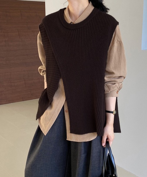 Miniministore(ミニミニストア)の「リブニットベスト 前後スリットニットジレ(ベスト・レディース・ブラック/グレイッシュベージュ/ダークブラウン/ダークベージュ・FREE)」の21枚目の写真