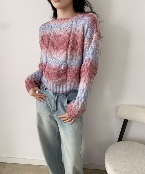 aimoha(アイモハ)の「グラデーションケーブル編みニットプルオーバー(ニット/セーター・レディース・レッド/イエロー/グレー・FREE)」の7枚目の写真