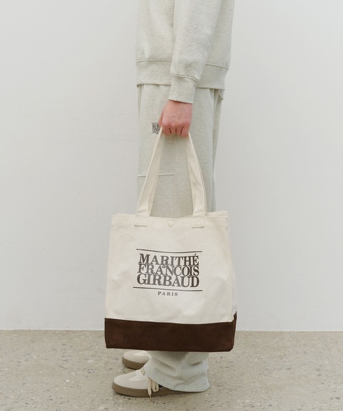 MARITHE + FRANCOIS GIRBAUD(マリテフランソワジルボー)の「CLASSIC LOGO BIG SHOPPER BAG(トートバッグ・レディース・Navy/ナチュラル/ライトブルー・フリー)」の2枚目の写真