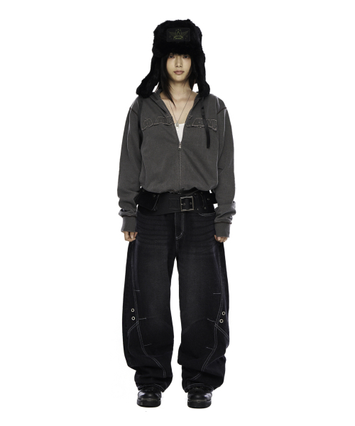 AAKAM（アーカム）の「Incision Eyelet Washed Denim Pants (Black)（デニムパンツ・レディース・その他・1/2）」の4枚目の写真