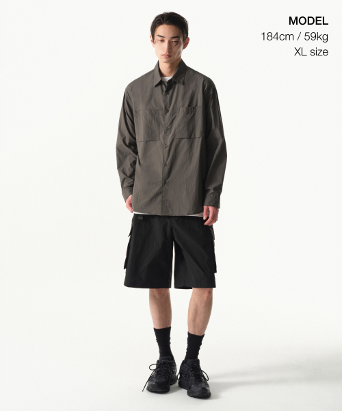 MUSINSA STANDARD（ムシンサスタンダード）の「[シティレジャー] ライトウェイトナイロンオーバーサイズシャツ [マッドグレー]（シャツ/ブラウス・メンズ・その他・MEDIUM/LARGE/X-LARGE/XX-LARGE/SMALL）」の2枚目の写真