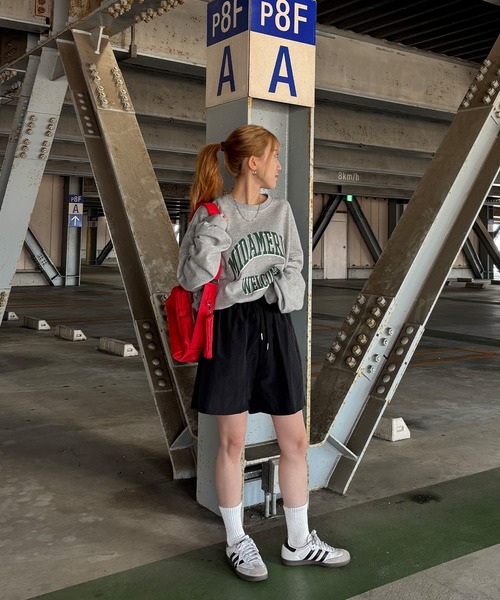 ISOOK（アイスー）の「【ISOOK / アイスー】カレッジロゴ風オーバーサイズスウェット / 長袖 クルーネック ラウンドネック カットソー レタリング ルーズ丈 ビッグシルエット 英字ロゴ 春服 春トップス グレー ピンク ZOZOTOWN限定（スウェット・レディース・ピンク/グレー・FREE）」の16枚目の写真