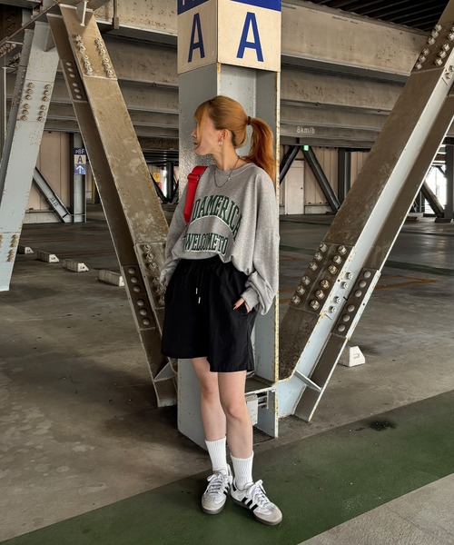 ISOOK（アイスー）の「【ISOOK / アイスー】カレッジロゴ風オーバーサイズスウェット / 長袖 クルーネック ラウンドネック カットソー レタリング ルーズ丈 ビッグシルエット 英字ロゴ 春服 春トップス グレー ピンク ZOZOTOWN限定（スウェット・レディース・ピンク/グレー・FREE）」の8枚目の写真