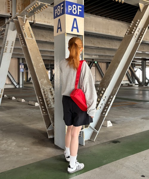 ISOOK（アイスー）の「【ISOOK / アイスー】カレッジロゴ風オーバーサイズスウェット / 長袖 クルーネック ラウンドネック カットソー レタリング ルーズ丈 ビッグシルエット 英字ロゴ 春服 春トップス グレー ピンク ZOZOTOWN限定（スウェット・レディース・ピンク/グレー・FREE）」の17枚目の写真