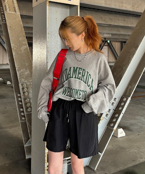 ISOOK（アイスー）の「【ISOOK / アイスー】カレッジロゴ風オーバーサイズスウェット / 長袖 クルーネック ラウンドネック カットソー レタリング ルーズ丈 ビッグシルエット 英字ロゴ 春服 春トップス グレー ピンク ZOZOTOWN限定（スウェット・レディース・ピンク/グレー・FREE）」の7枚目の写真