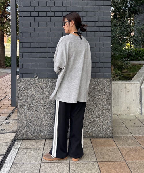 ISOOK（アイスー）の「【ISOOK / アイスー】カレッジロゴ風オーバーサイズスウェット / 長袖 クルーネック ラウンドネック カットソー レタリング ルーズ丈 ビッグシルエット 英字ロゴ 春服 春トップス グレー ピンク ZOZOTOWN限定（スウェット・レディース・ピンク/グレー・FREE）」の8枚目の写真