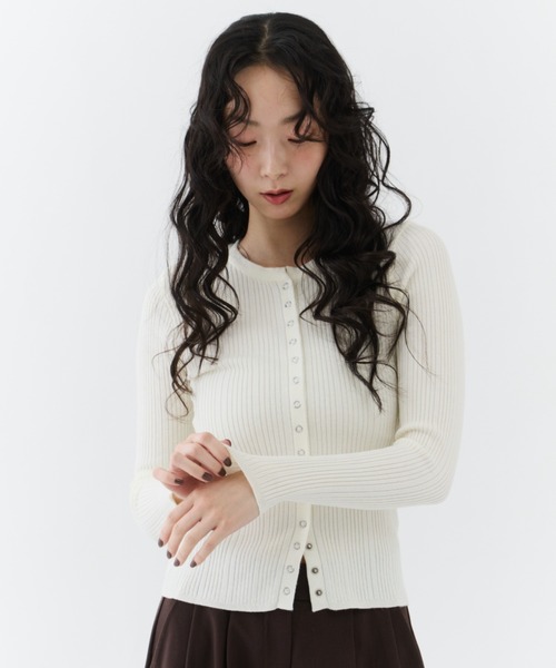 NUJOH（ヌゾ）の「Snap Rib Top / スナップリブトップ（Tシャツ/カットソー・レディース・アイボリー/ブラック/ライトブルー/チャコールグレー・FREE）」の2枚目の写真