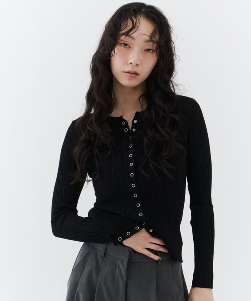 NUJOH（ヌゾ）の「Snap Rib Top / スナップリブトップ（Tシャツ/カットソー・レディース・アイボリー/ブラック/ライトブルー/チャコールグレー・FREE）」の3枚目の写真