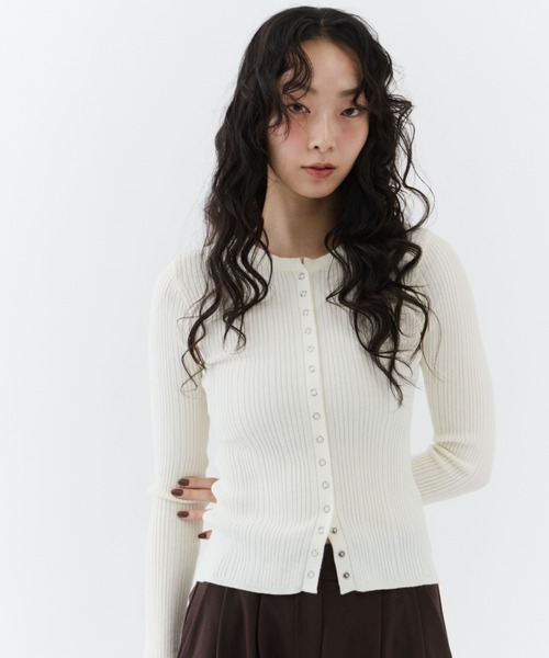 NUJOH（ヌゾ）の「Snap Rib Top / スナップリブトップ（Tシャツ/カットソー・レディース・アイボリー/ブラック/ライトブルー/チャコールグレー・FREE）」の6枚目の写真