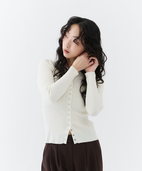 NUJOH（ヌゾ）の「Snap Rib Top / スナップリブトップ（Tシャツ/カットソー・レディース・アイボリー/ブラック/ライトブルー/チャコールグレー・FREE）」の9枚目の写真