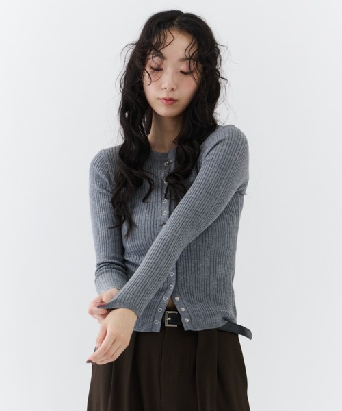 NUJOH（ヌゾ）の「Snap Rib Top / スナップリブトップ（Tシャツ/カットソー・レディース・アイボリー/ブラック/ライトブルー/チャコールグレー・FREE）」の15枚目の写真