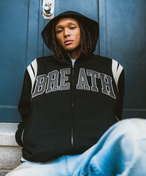 BREATH】ARCH LOGO HOODED VERSITY JACKET / ブラック×ホワイト