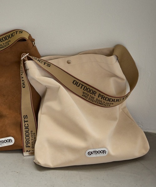 OUTDOOR PRODUCTS（アウトドアプロダクツ）の「【OUTDOOR PRODUCTS/アウトドアプロダクツ別注】スウェード調2WAYトートバッグ（トートバッグ・レディース・ブラウン/キナリ・FREE）」の2枚目の写真