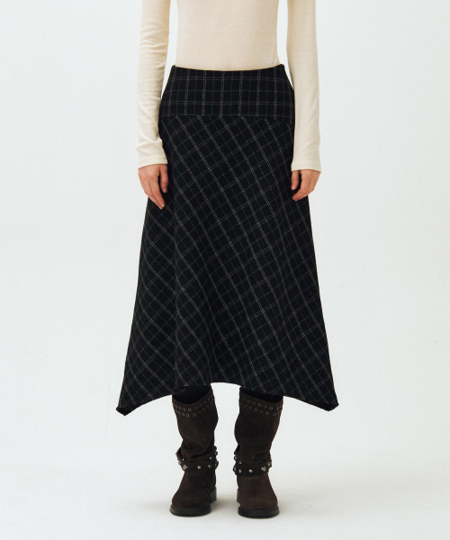 MAIS(マイス)の「CHECK ASYMMETRICAL FLARED SKIRT(スカート・レディース・ブラック・1(S)/2(M))」の3枚目の写真